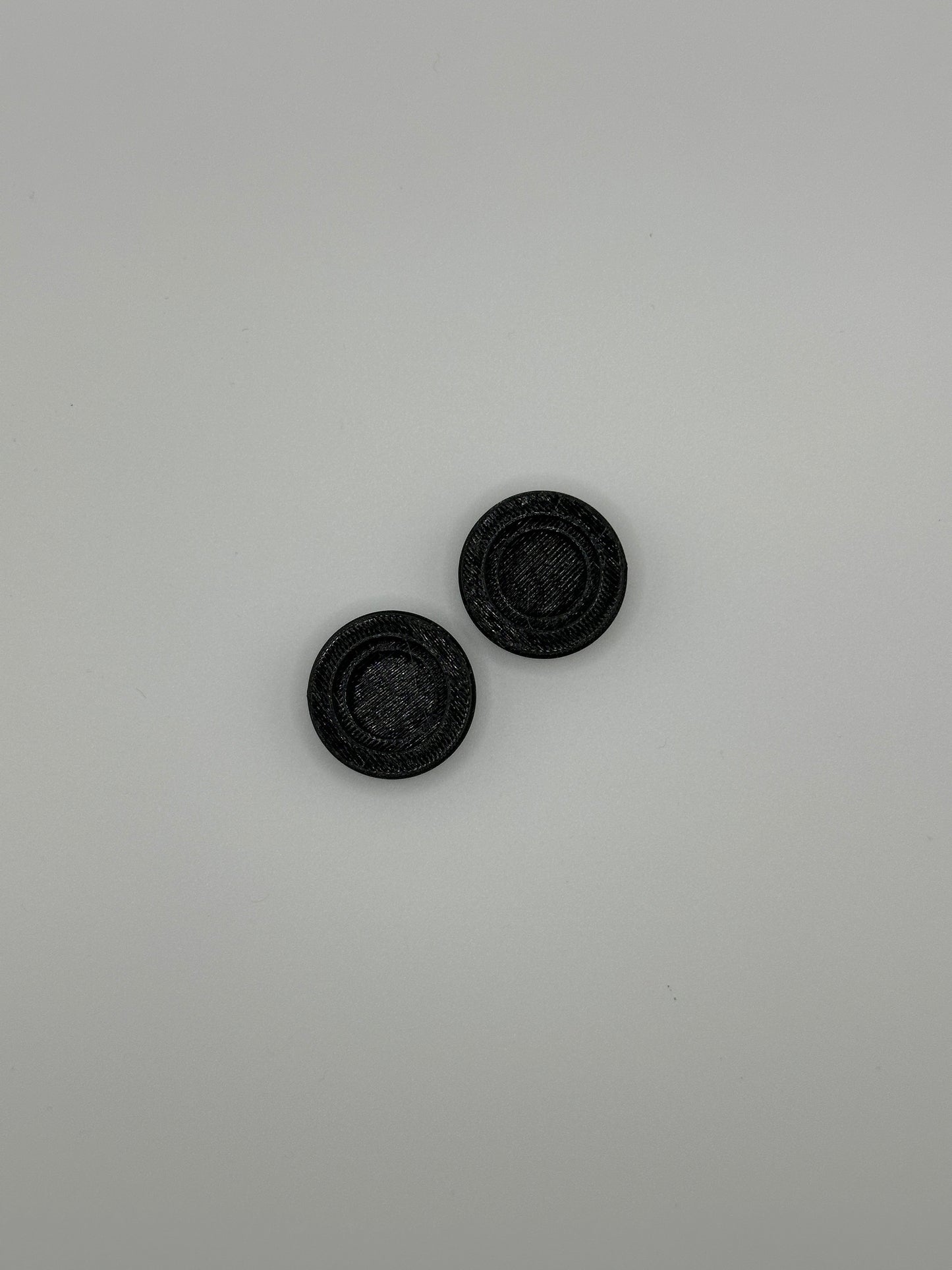 Onderzijde van ruitenwisser afdekdoppen voor Mazda MX5, gemaakt van duurzaam TPU 95A-materiaal. Ontworpen voor een stevige pasvorm.