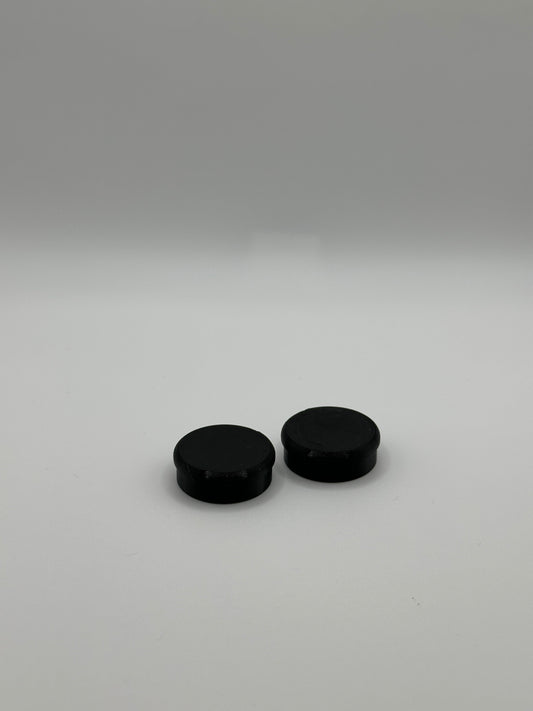 Close-up van 3D-geprinte ruitenwisserarm afdekdoppen, speciaal voor Mazda MX5-modellen. Een perfecte upgrade voor een nette look.